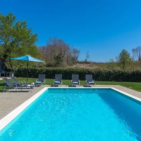 Activity Perhat With Pool In Visnjan 빌라 *
